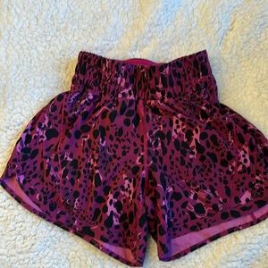 Lululemon Track That Mid Rise Lined Shorts 5”